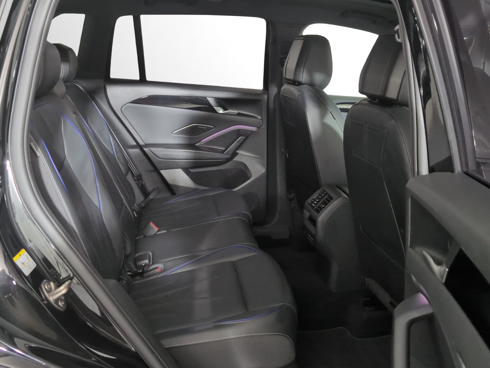 VW Tiguan 2.0 TSI DSG R-Line 4Motion-image-8