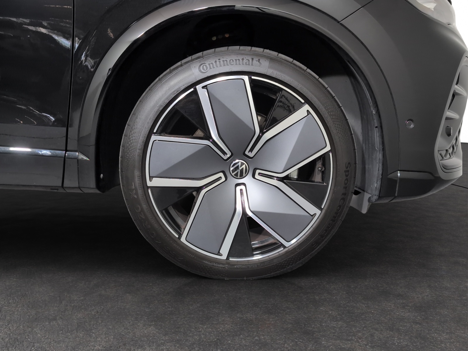 VW Tiguan 2.0 TSI DSG R-Line 4Motion-image-4