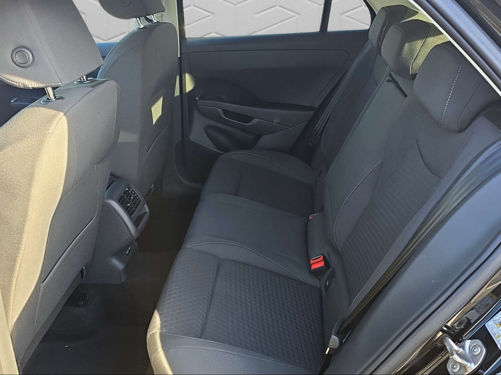 VW VW T-Roc-image-12