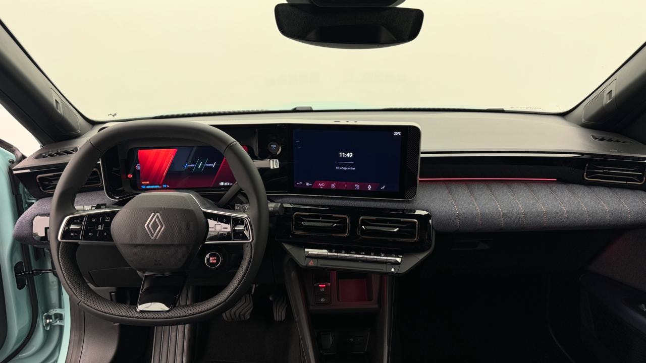 RENAULT R4 E-Tech Comfort Range 52 kWh Techno-image-5