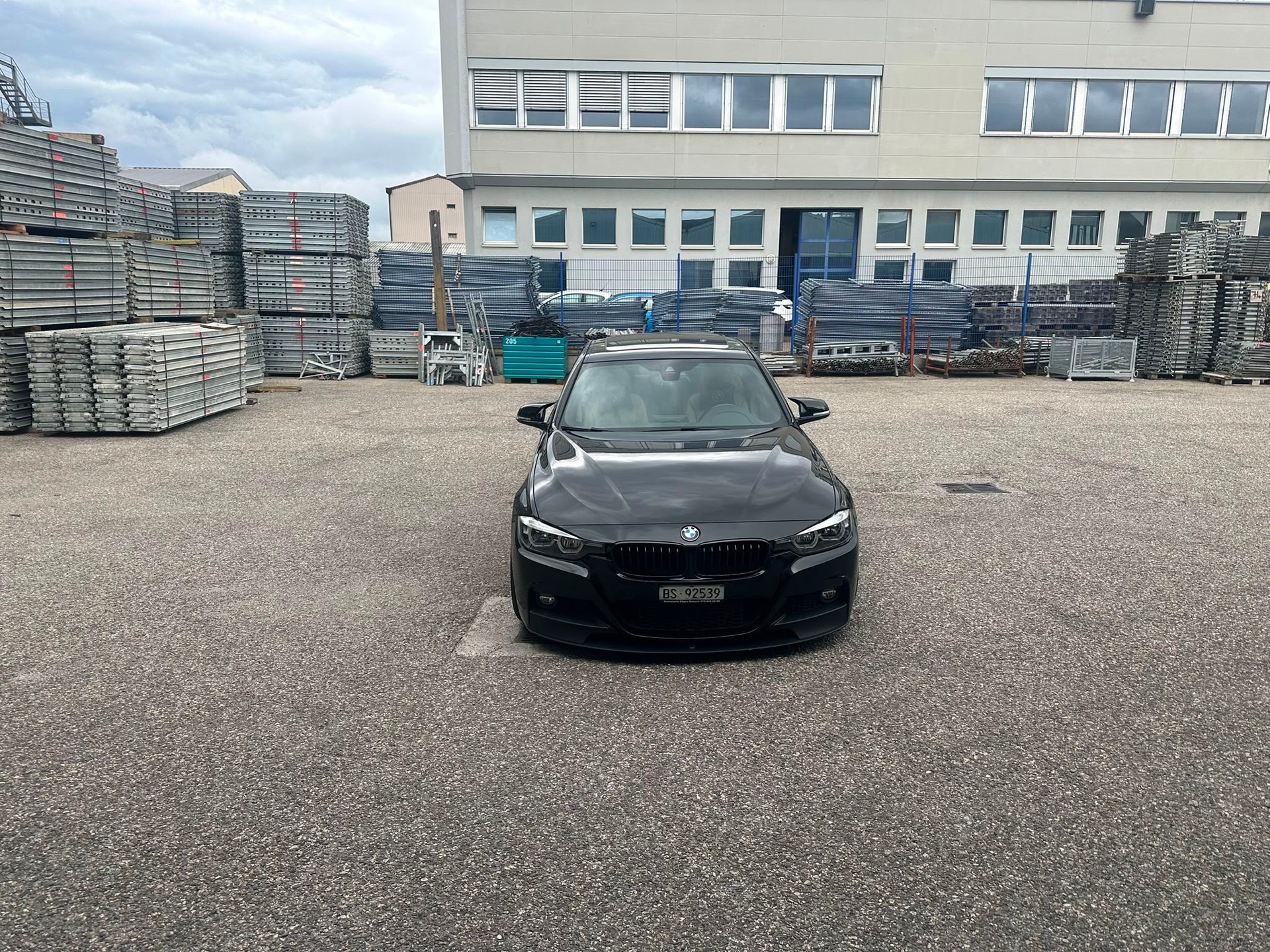 BMW 320d-image-2