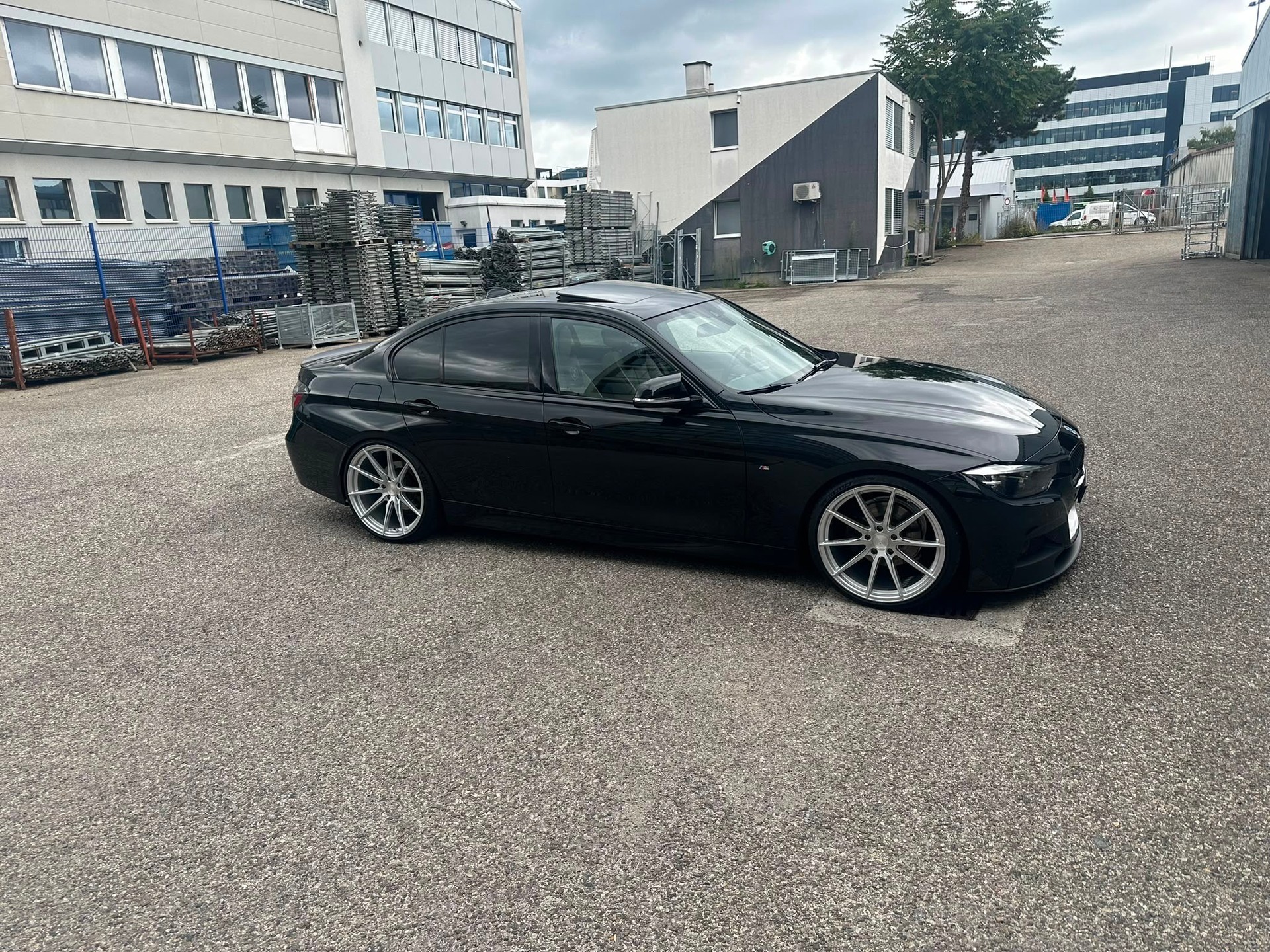 BMW 320d-image-0