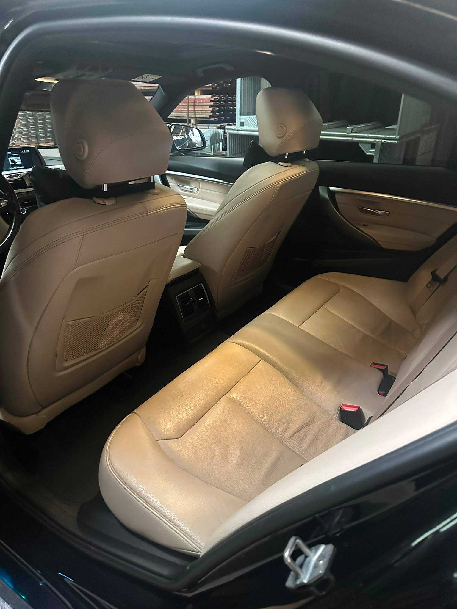 BMW 320d-image-5