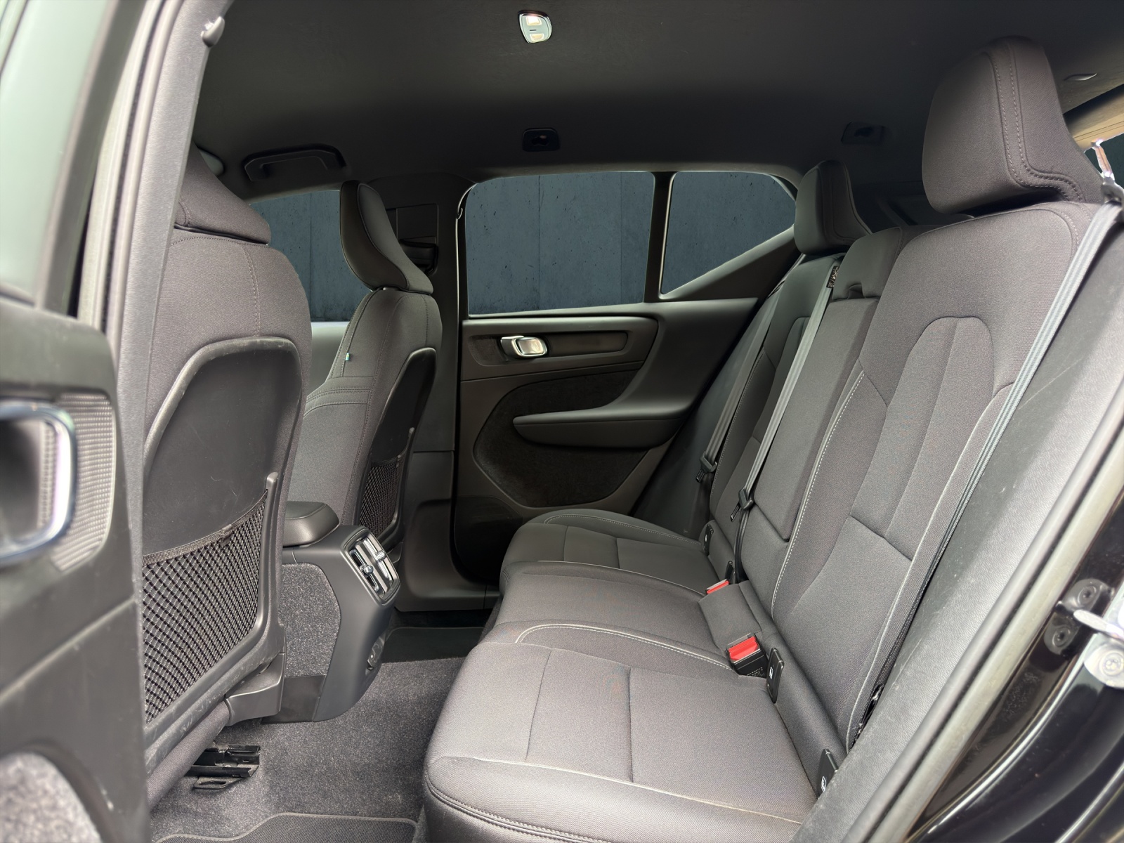 VOLVO XC40 Recharge P6 Plus FWD-image-11