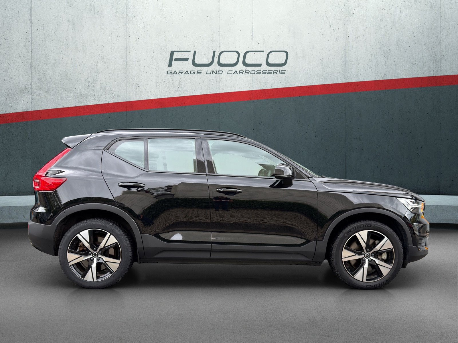 VOLVO XC40 Recharge P6 Plus FWD-image-1