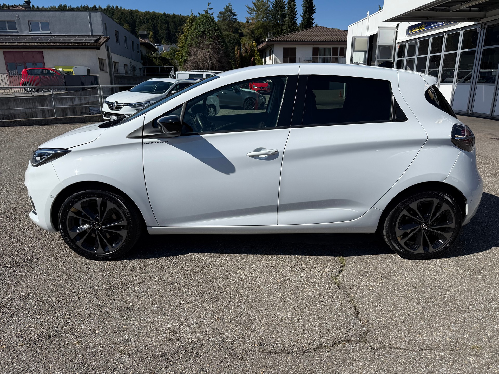 RENAULT Zoe R135 (incl. Batterie) Iconic-showroom-element-2