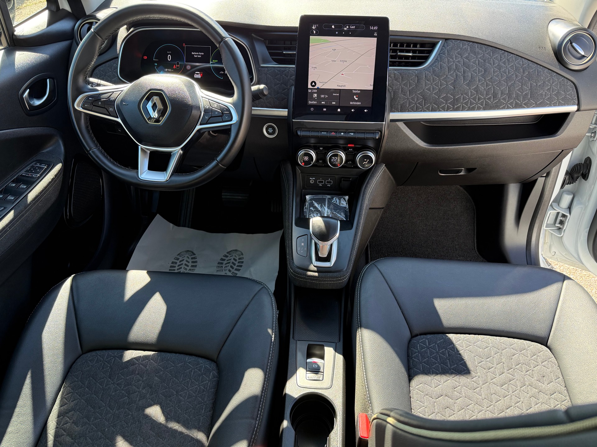 RENAULT Zoe R135 (incl. Batterie) Iconic-showroom-element-2
