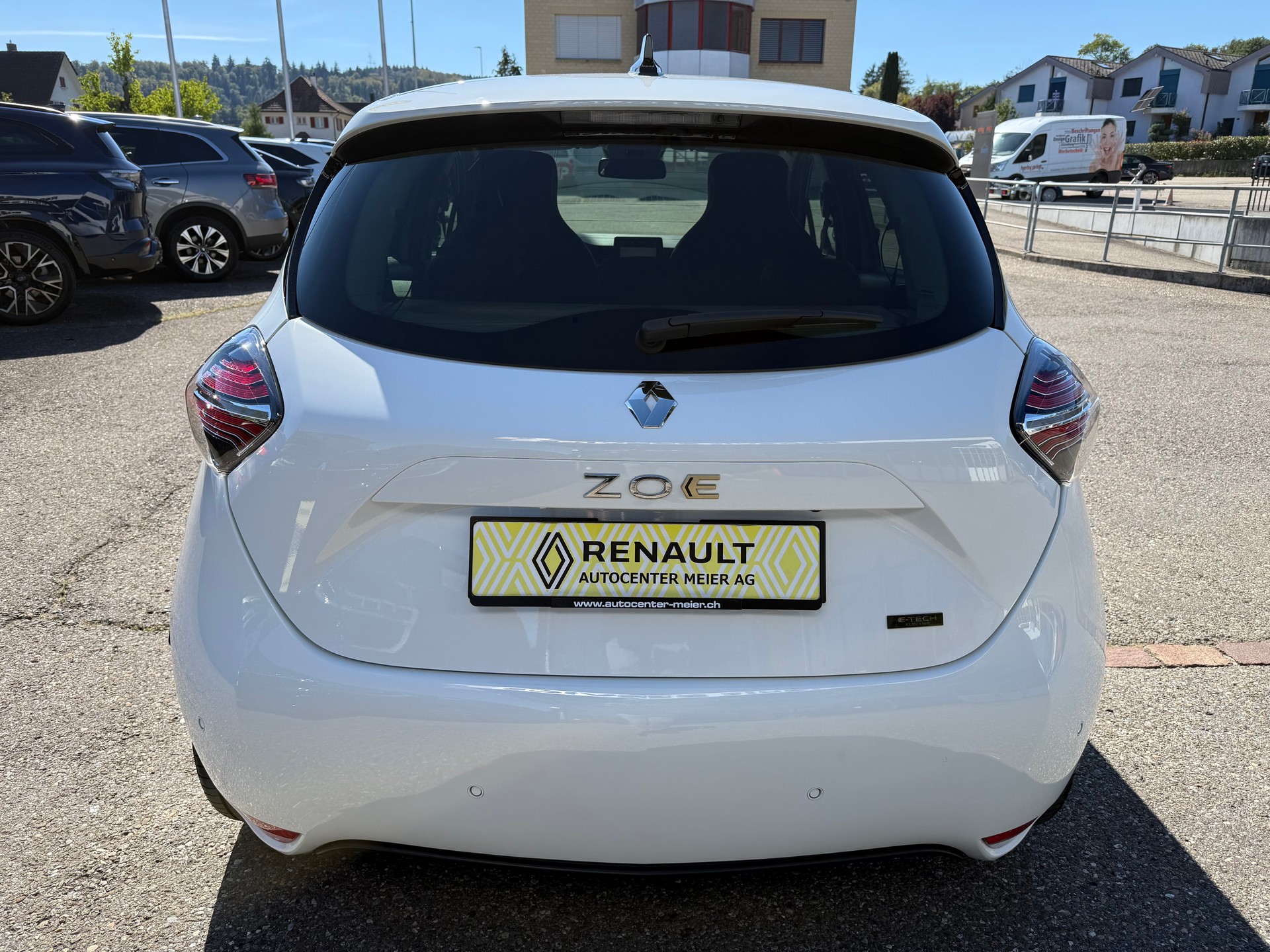 RENAULT Zoe R135 (incl. Batterie) Iconic-showroom-element-1