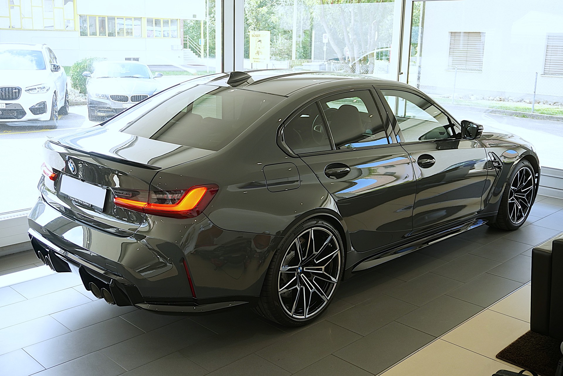 BMW M3 Competition M xDrive-image-4