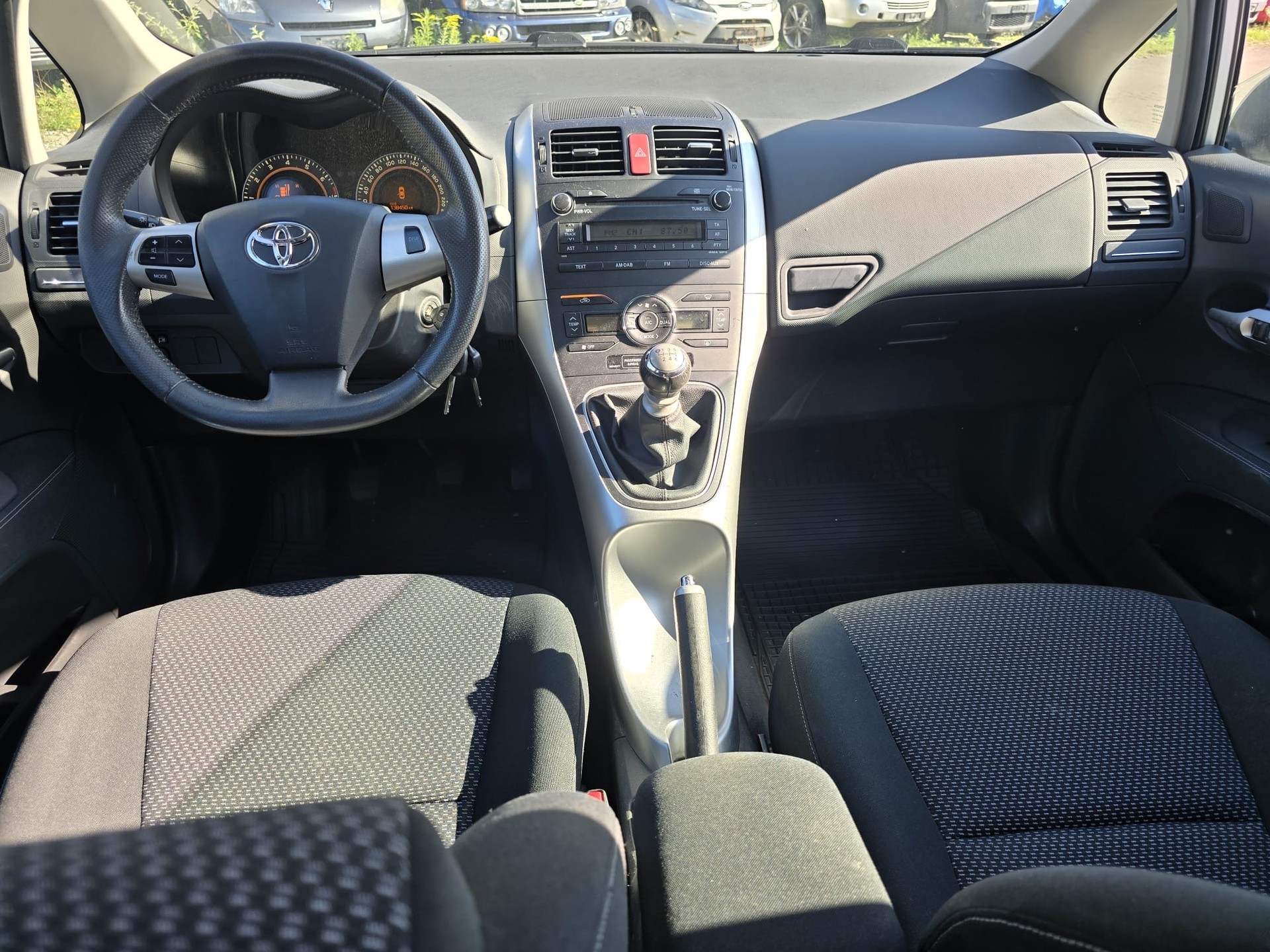 TOYOTA Auris 1.6 Linea Sol-image-7