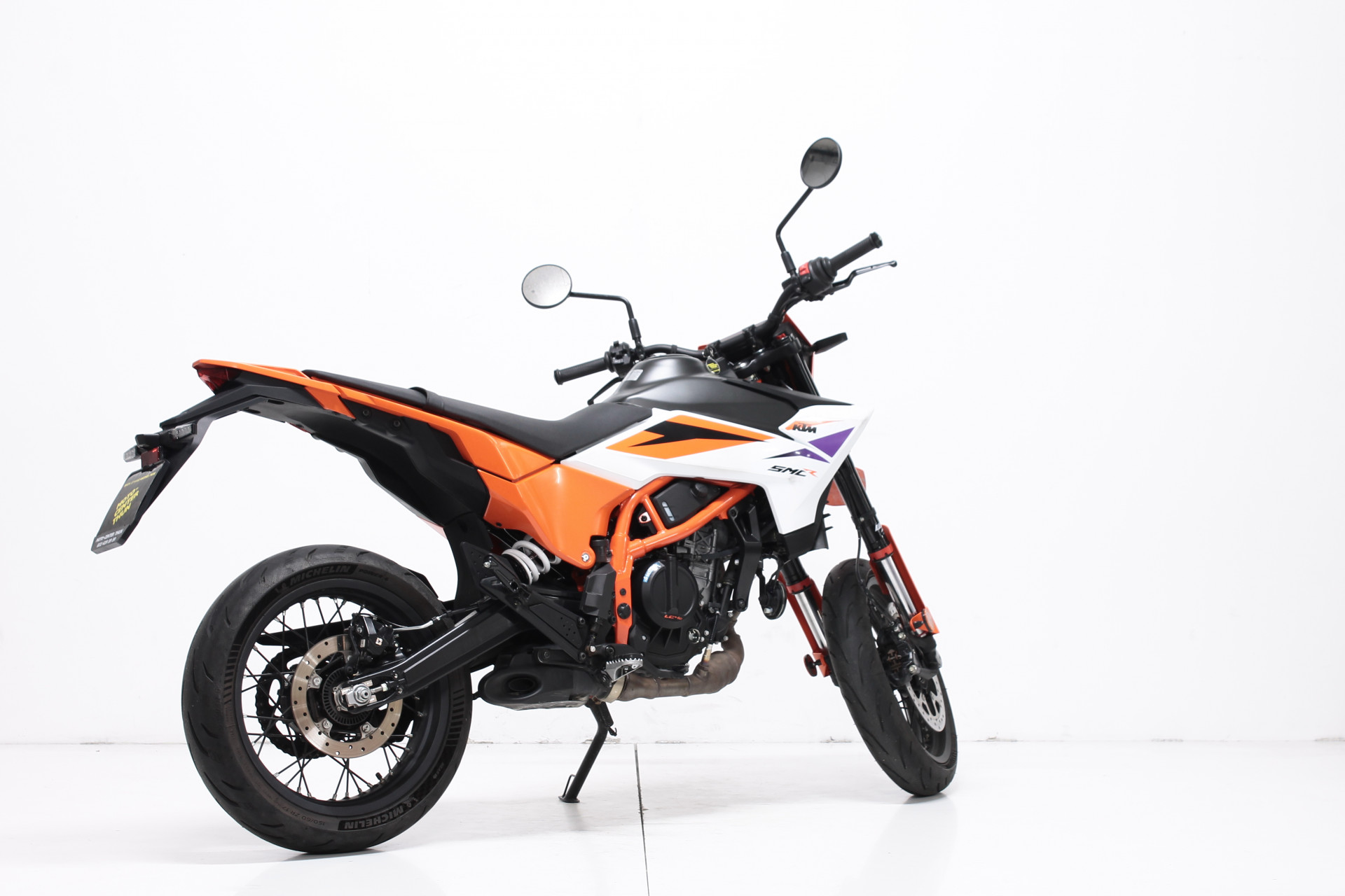 KTM 390 SMC R-showroom-element-2