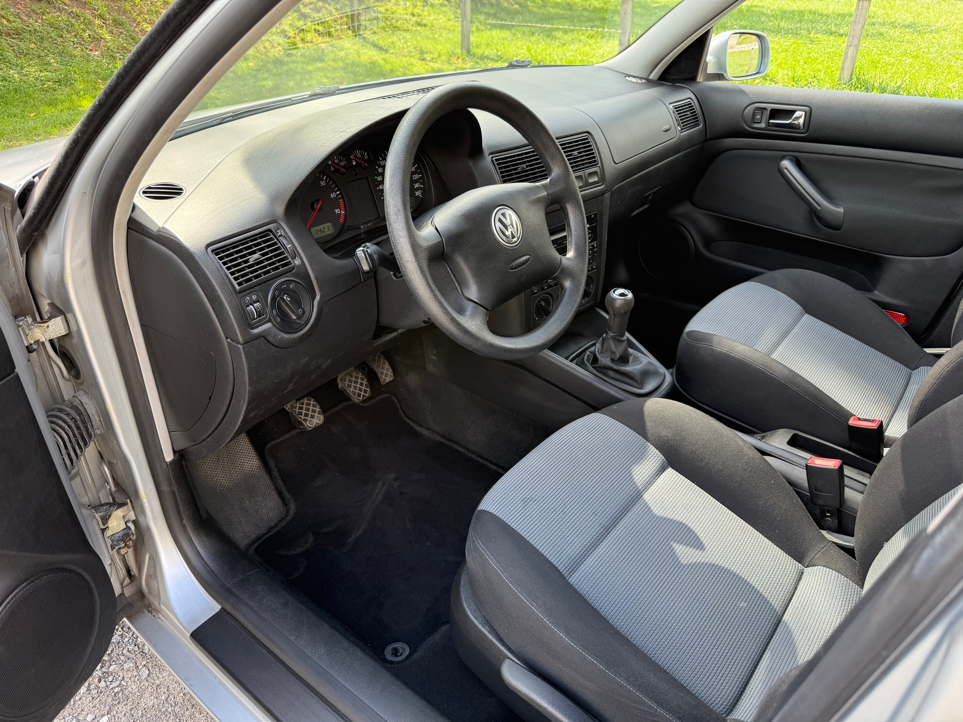 VW Golf 1.6 16V Last Edition-image-8