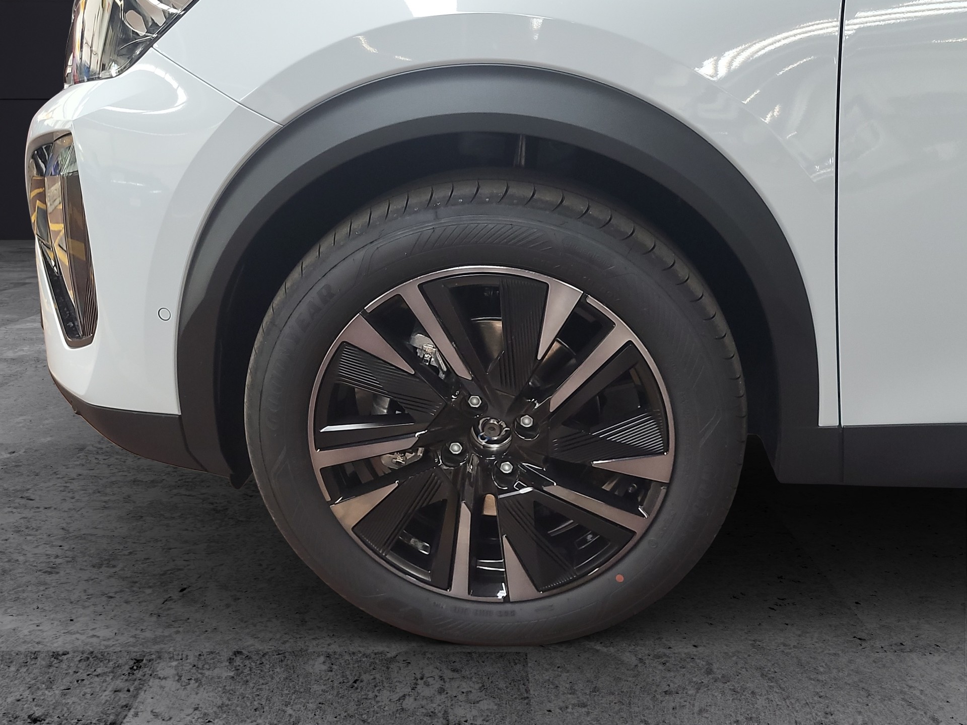 PEUGEOT 2008 1.2 MHEV GT Exclusive-image-3