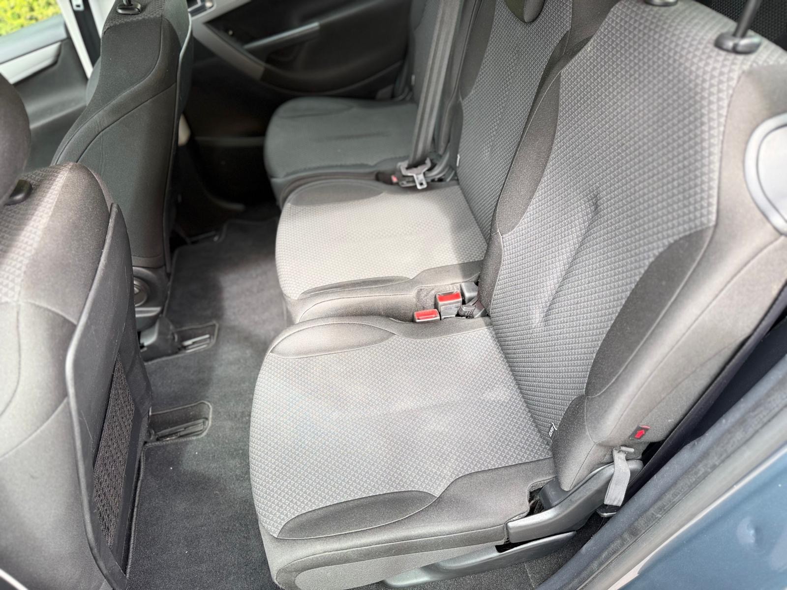 CITROEN Grand C4 Picasso 1.6 HDI 16V Séduction EGS6-image-8