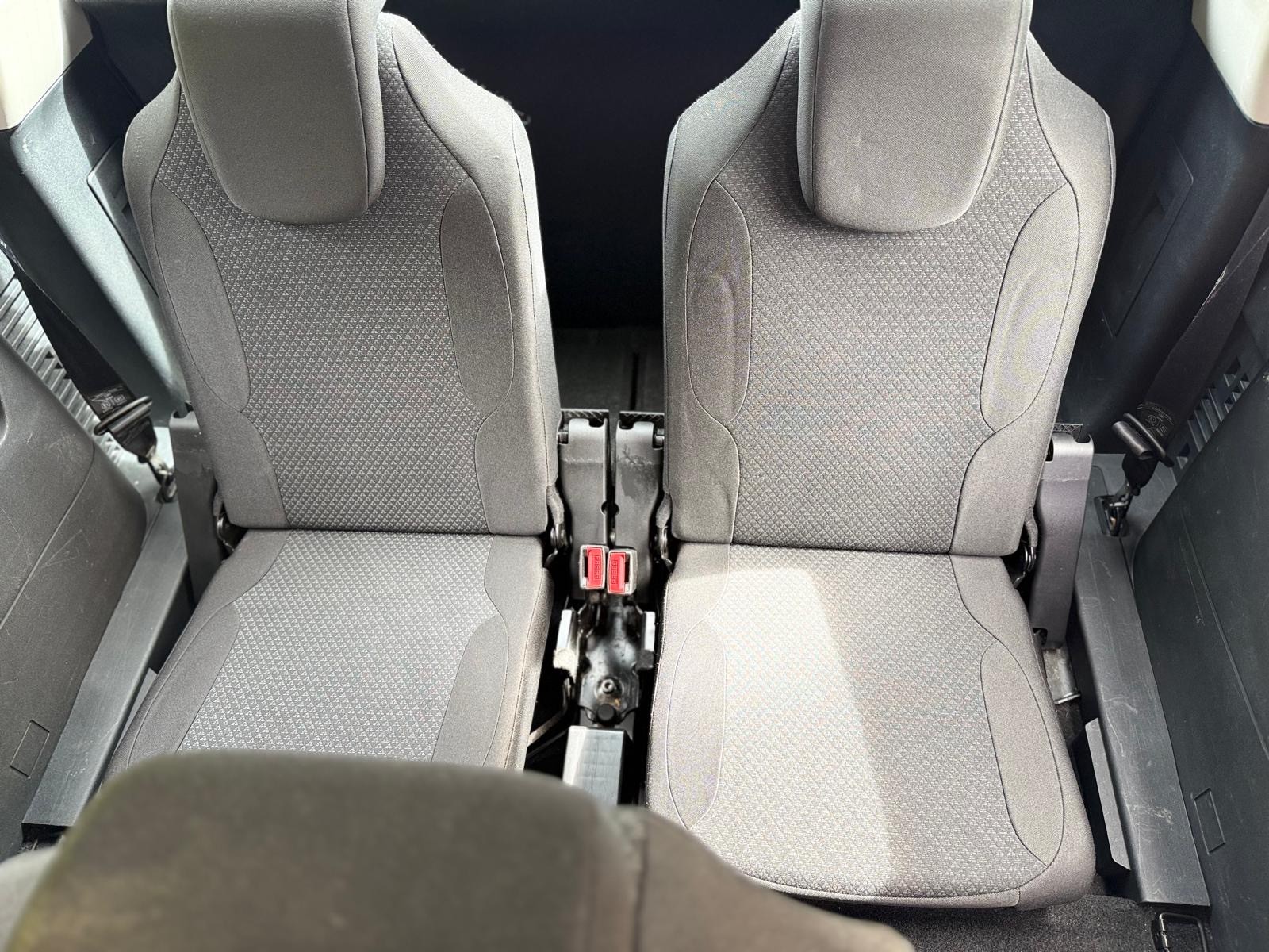 CITROEN Grand C4 Picasso 1.6 HDI 16V Séduction EGS6-image-7