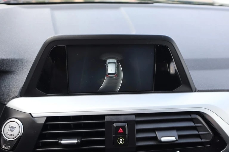 BMW X3 xDrive 20d Individual Steptronic ** Navigation ** Sitzheizung ** Anhängerkupplung ** Frisch Ab MFK & Service **-image-3