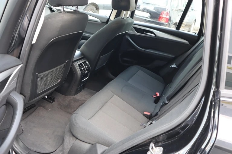 BMW X3 xDrive 20d Individual Steptronic ** Navigation ** Sitzheizung ** Anhängerkupplung ** Frisch Ab MFK & Service **-image-7