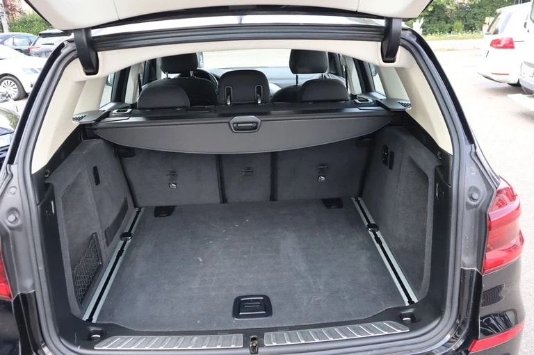BMW X3 xDrive 20d Individual Steptronic ** Navigation ** Sitzheizung ** Anhängerkupplung ** Frisch Ab MFK & Service **-image-1