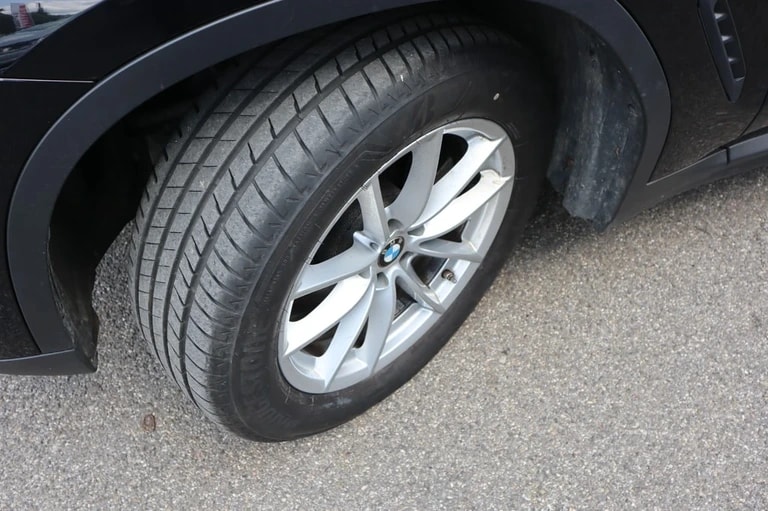 BMW X3 xDrive 20d Individual Steptronic ** Navigation ** Sitzheizung ** Anhängerkupplung ** Frisch Ab MFK & Service **-image-8