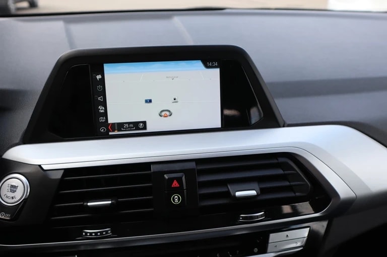 BMW X3 xDrive 20d Individual Steptronic ** Navigation ** Sitzheizung ** Anhängerkupplung ** Frisch Ab MFK & Service **-image-4