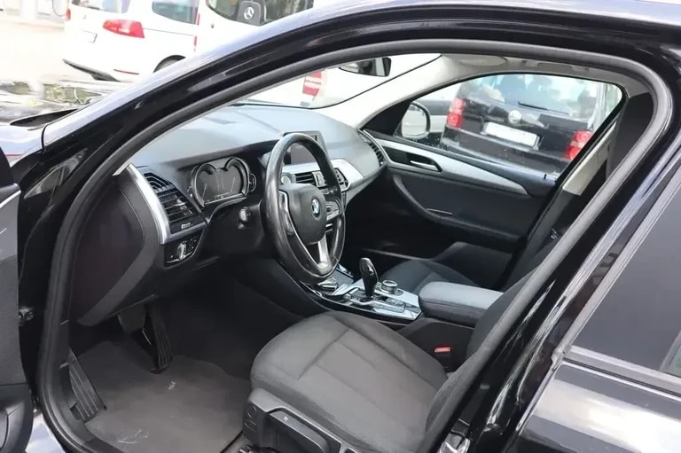 BMW X3 xDrive 20d Individual Steptronic ** Navigation ** Sitzheizung ** Anhängerkupplung ** Frisch Ab MFK & Service **-image-6