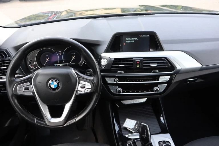 BMW X3 xDrive 20d Individual Steptronic ** Navigation ** Sitzheizung ** Anhängerkupplung ** Frisch Ab MFK & Service **-image-5