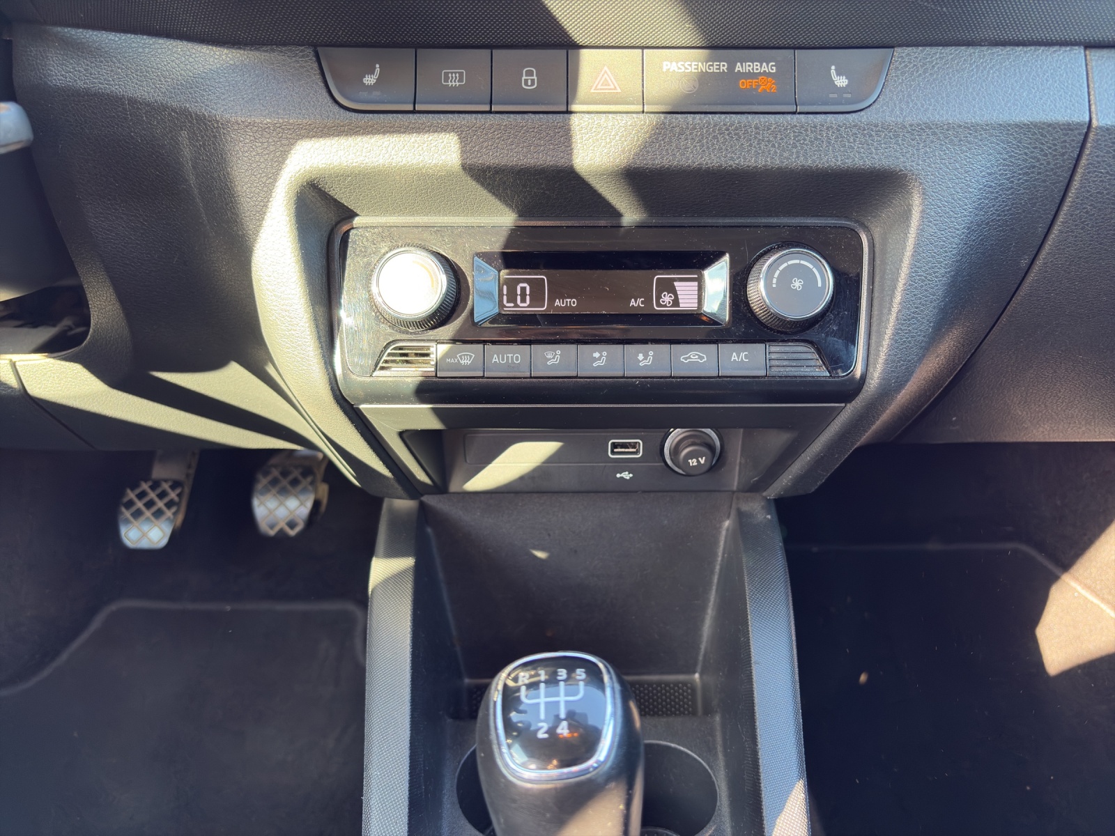 SKODA Fabia Combi 1.0 TSI Ambition-image-16