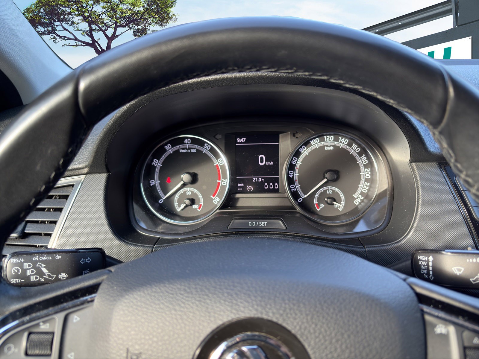 SKODA Fabia Combi 1.0 TSI Ambition-image-11