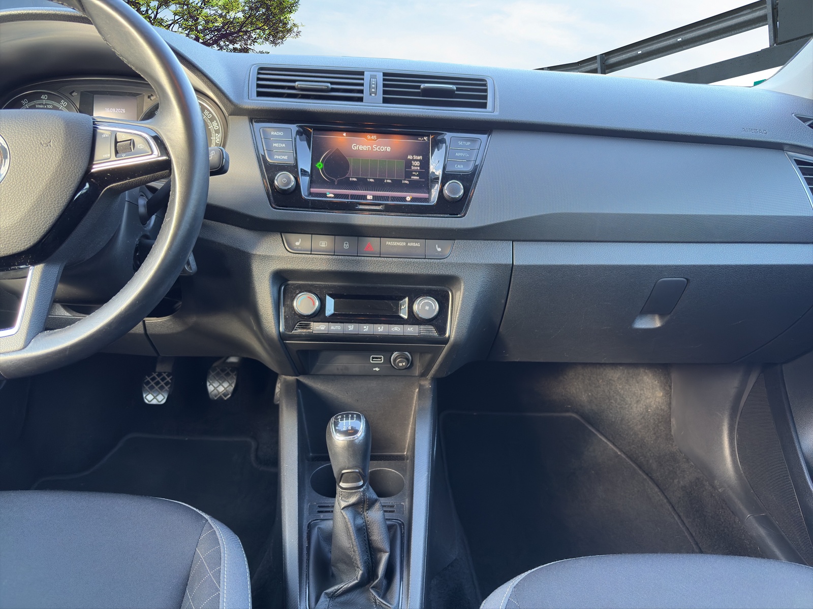 SKODA Fabia Combi 1.0 TSI Ambition-image-9