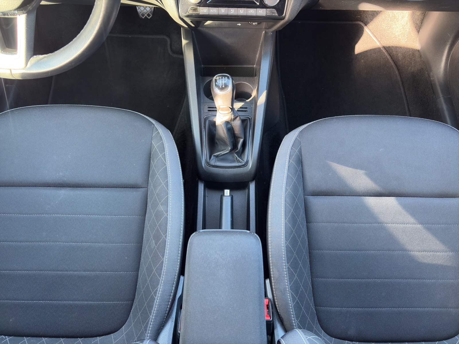 SKODA Fabia Combi 1.0 TSI Ambition-image-14