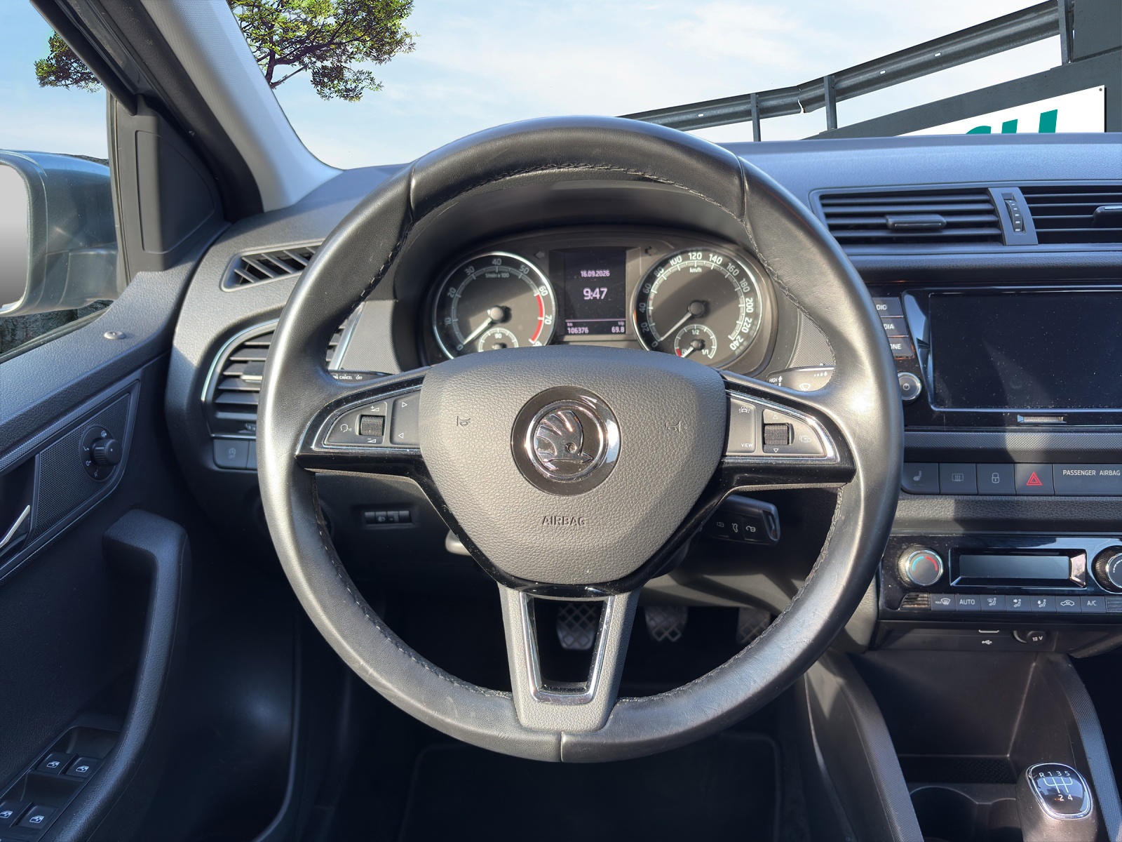 SKODA Fabia Combi 1.0 TSI Ambition-image-10