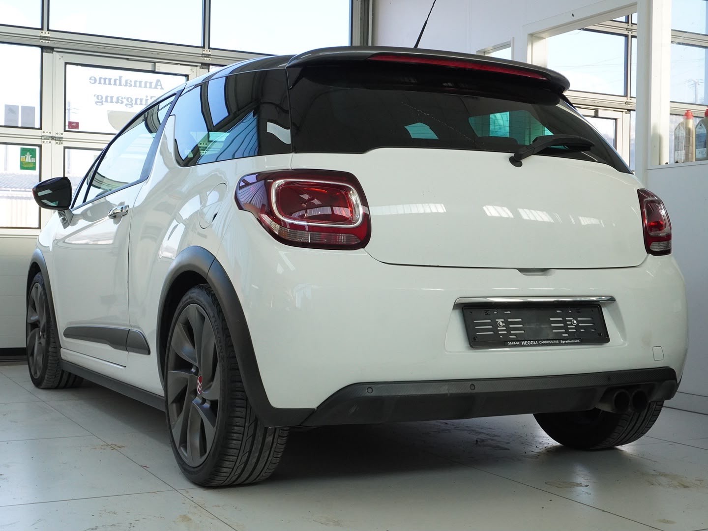 DS AUTOMOBILES DS3 1.6 THP Racing Gold Mat-image-1