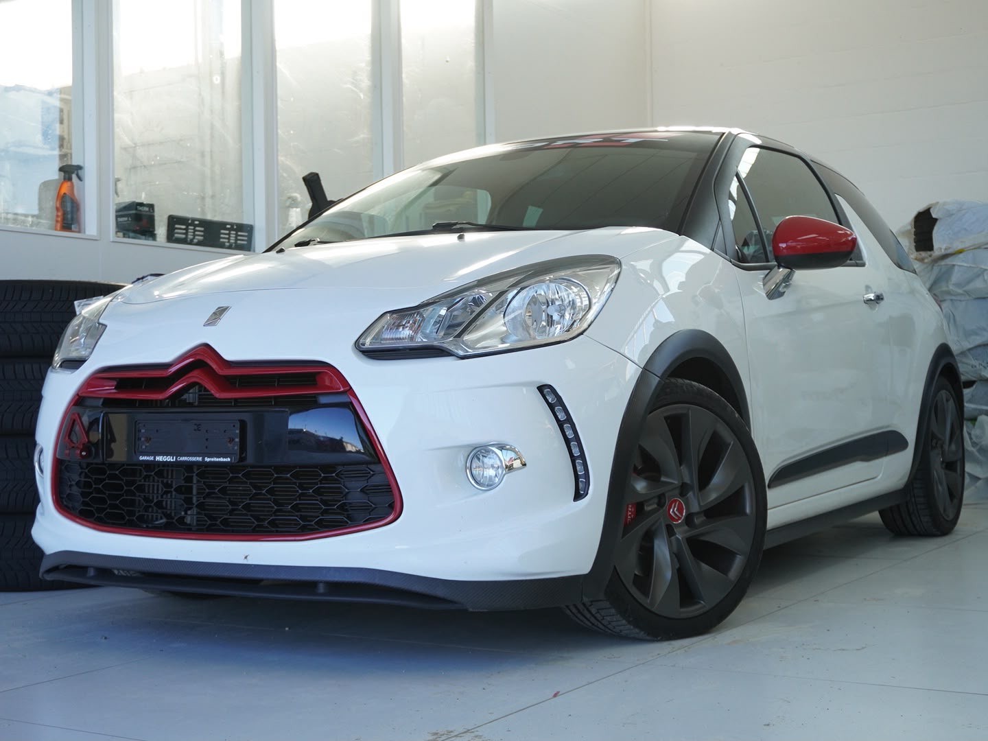 DS AUTOMOBILES DS3 1.6 THP Racing Gold Mat-image-0