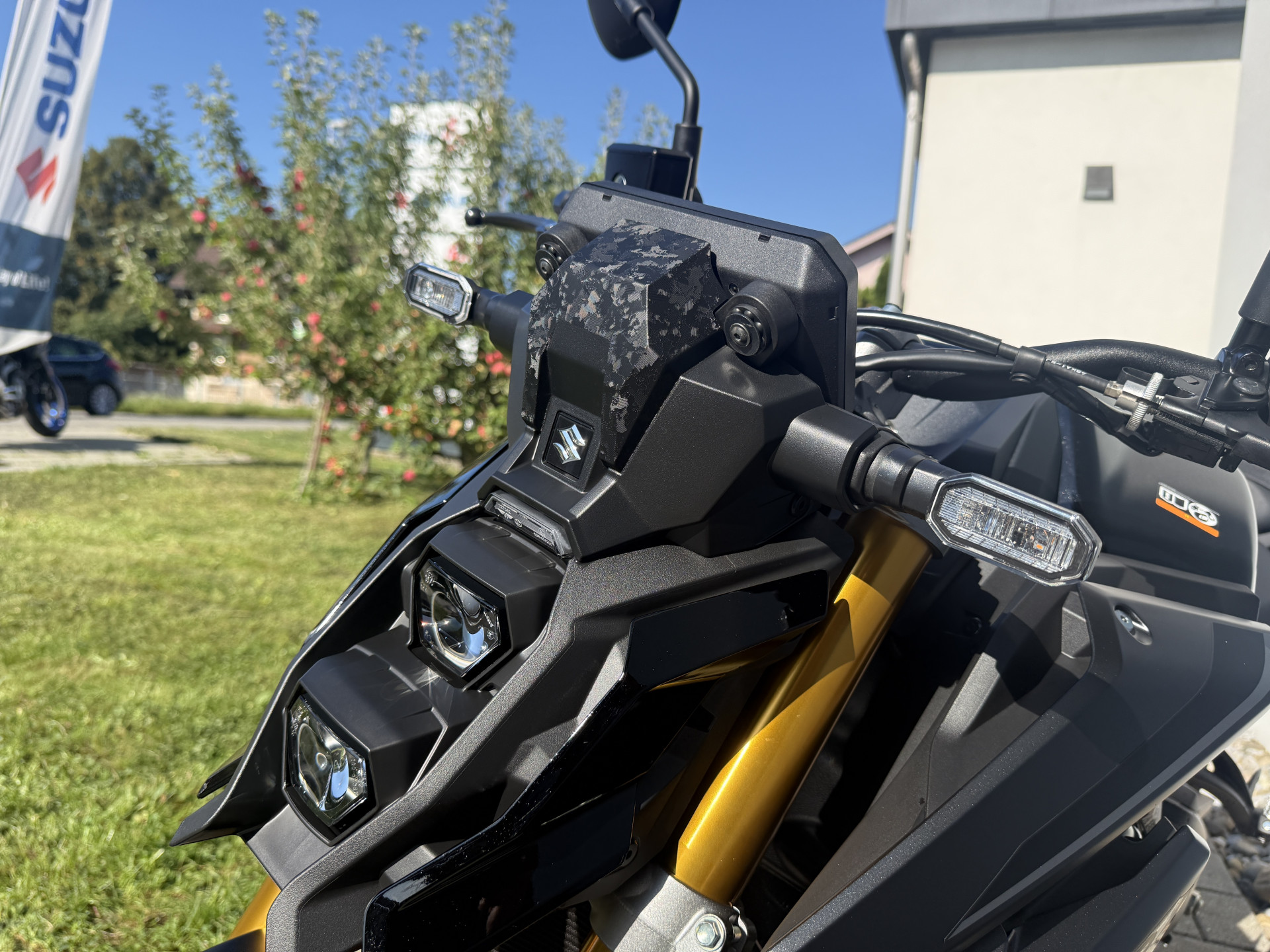 SUZUKI GSX-S 1000 BLACK EVO-showroom-element-2