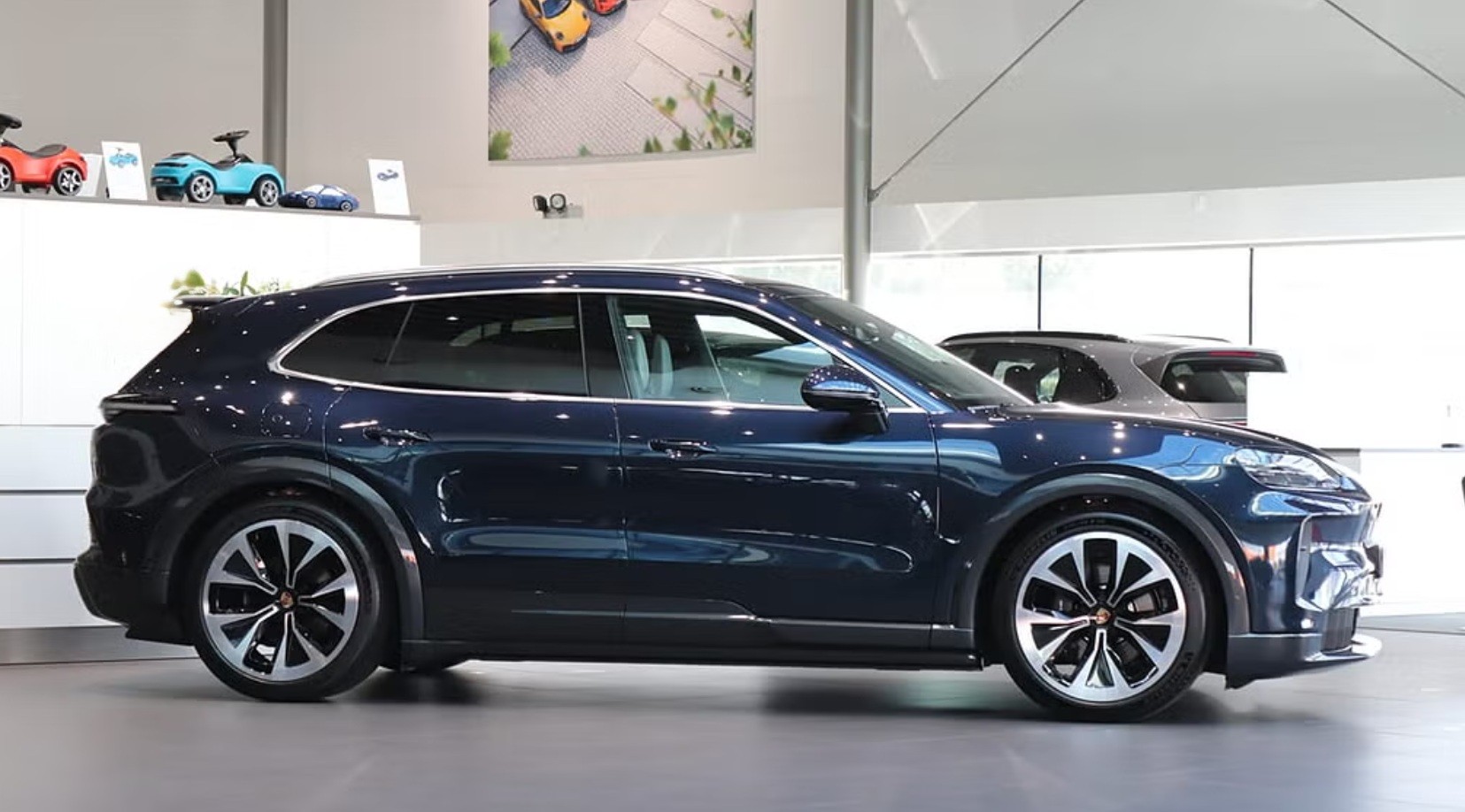 PORSCHE Cayenne Electric 113 kWh-image-1