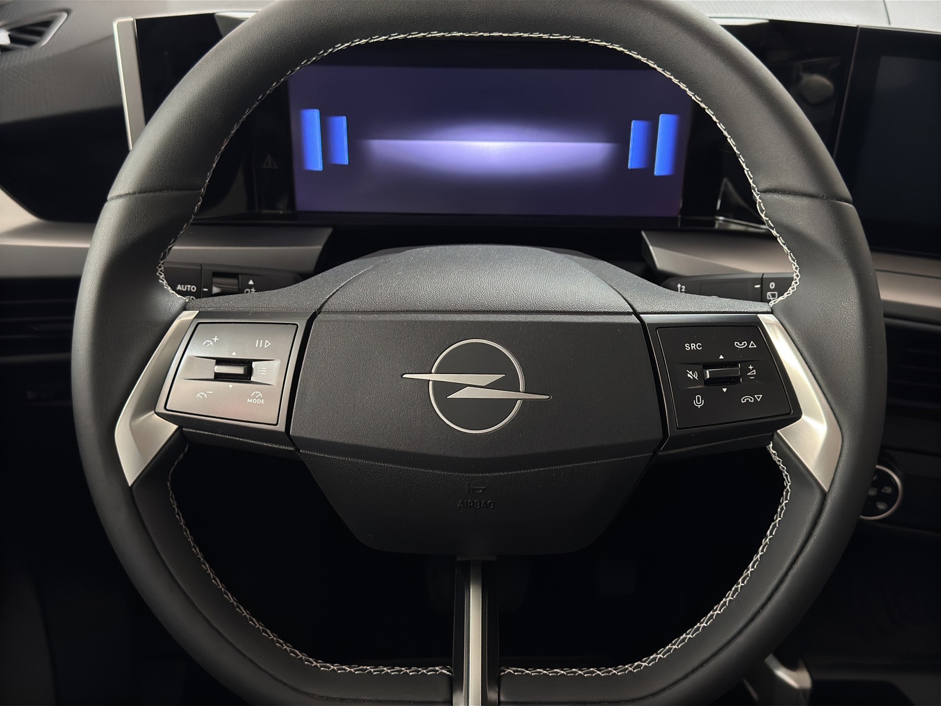 OPEL Frontera 1.2i MHEV Edition "Navi-RF.Kamera-17"Alu"-image-11