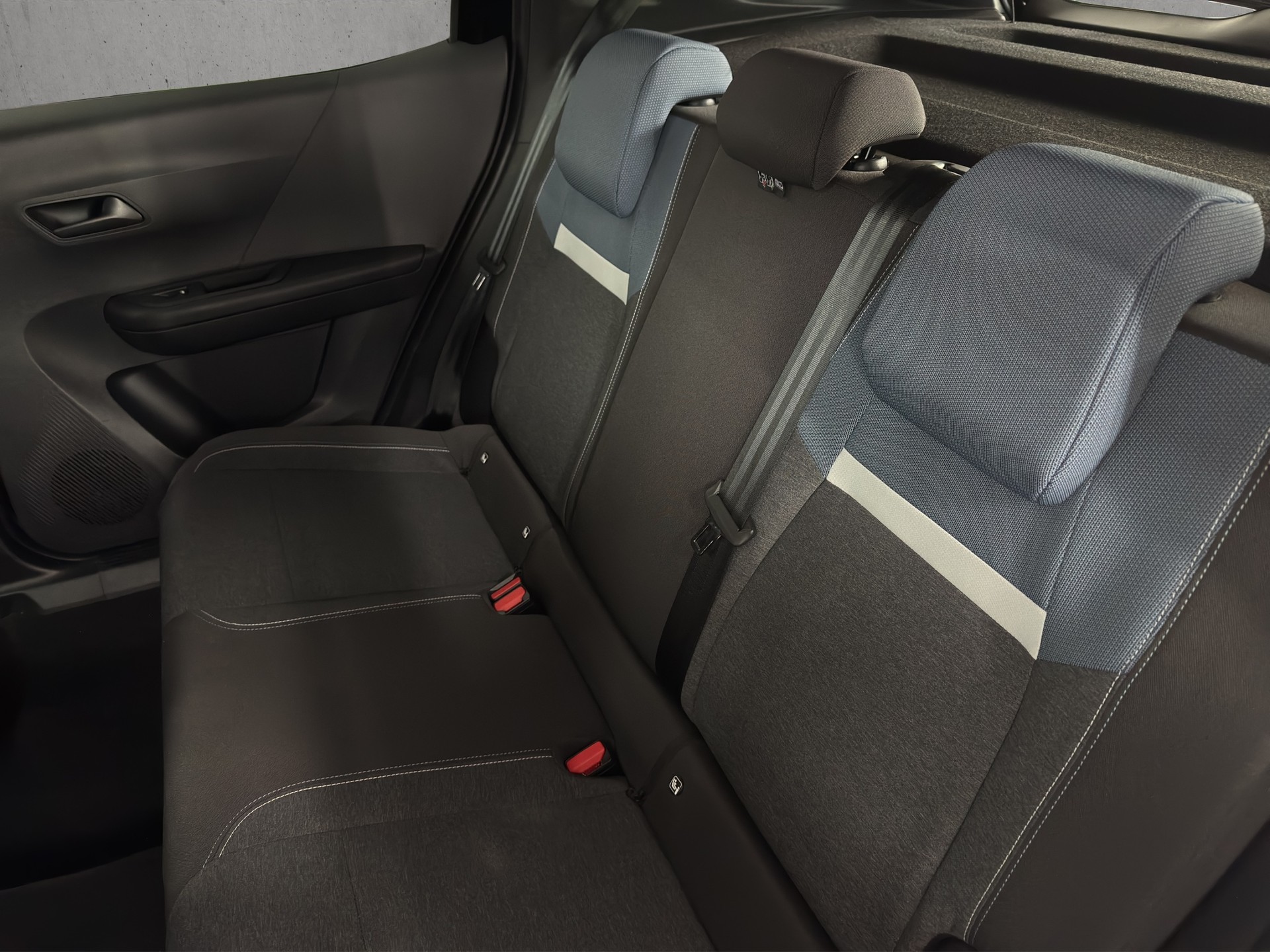 OPEL Frontera 1.2i MHEV Edition "Navi-RF.Kamera-17"Alu"-image-9