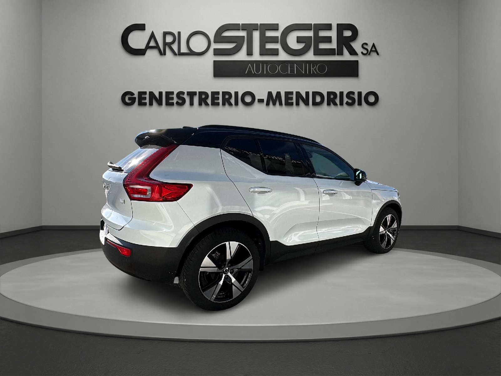 VOLVO XC40 P8 AWD Pure Electric R-Design-image-13