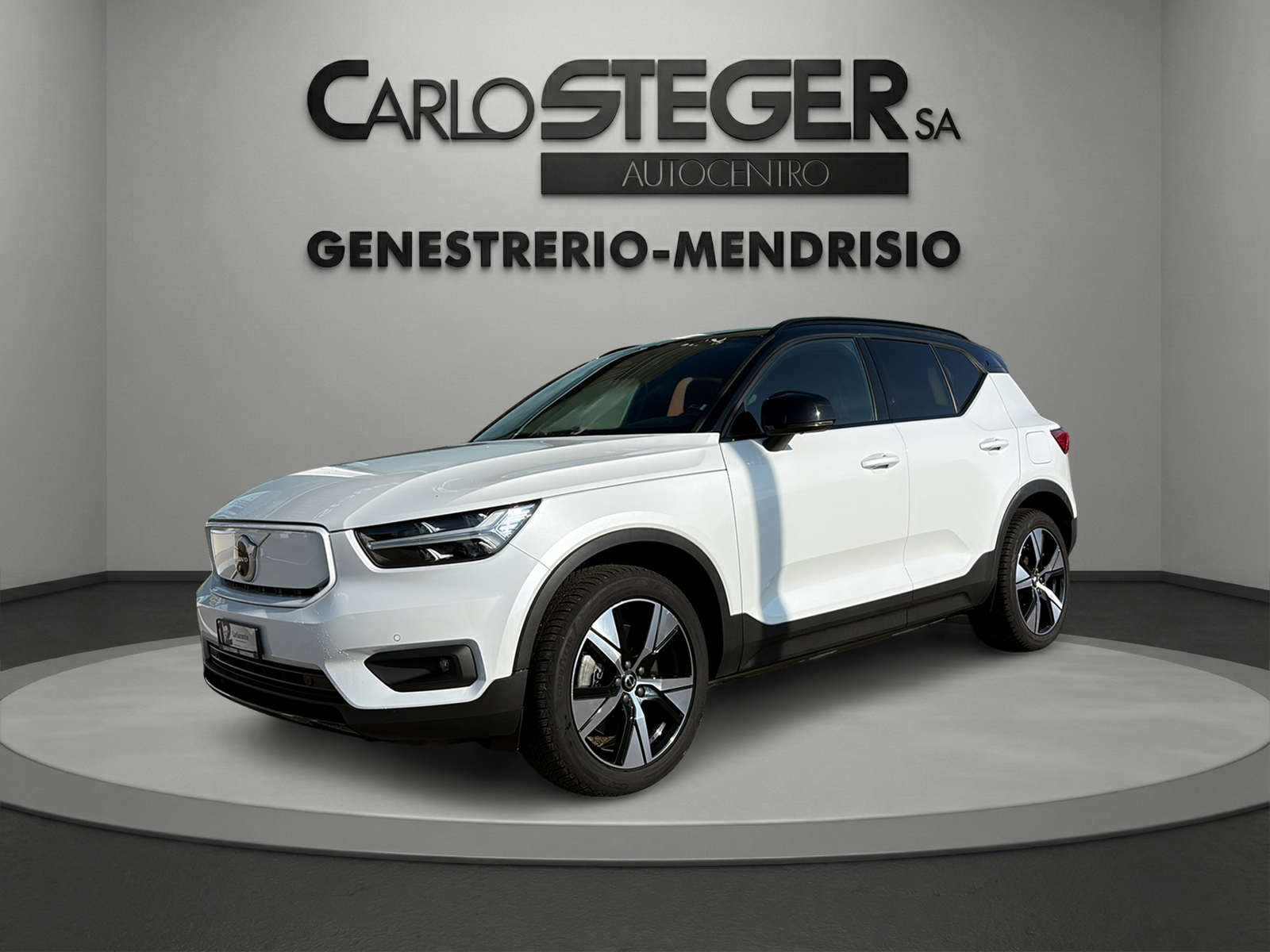 VOLVO XC40 P8 AWD Pure Electric R-Design-image-0