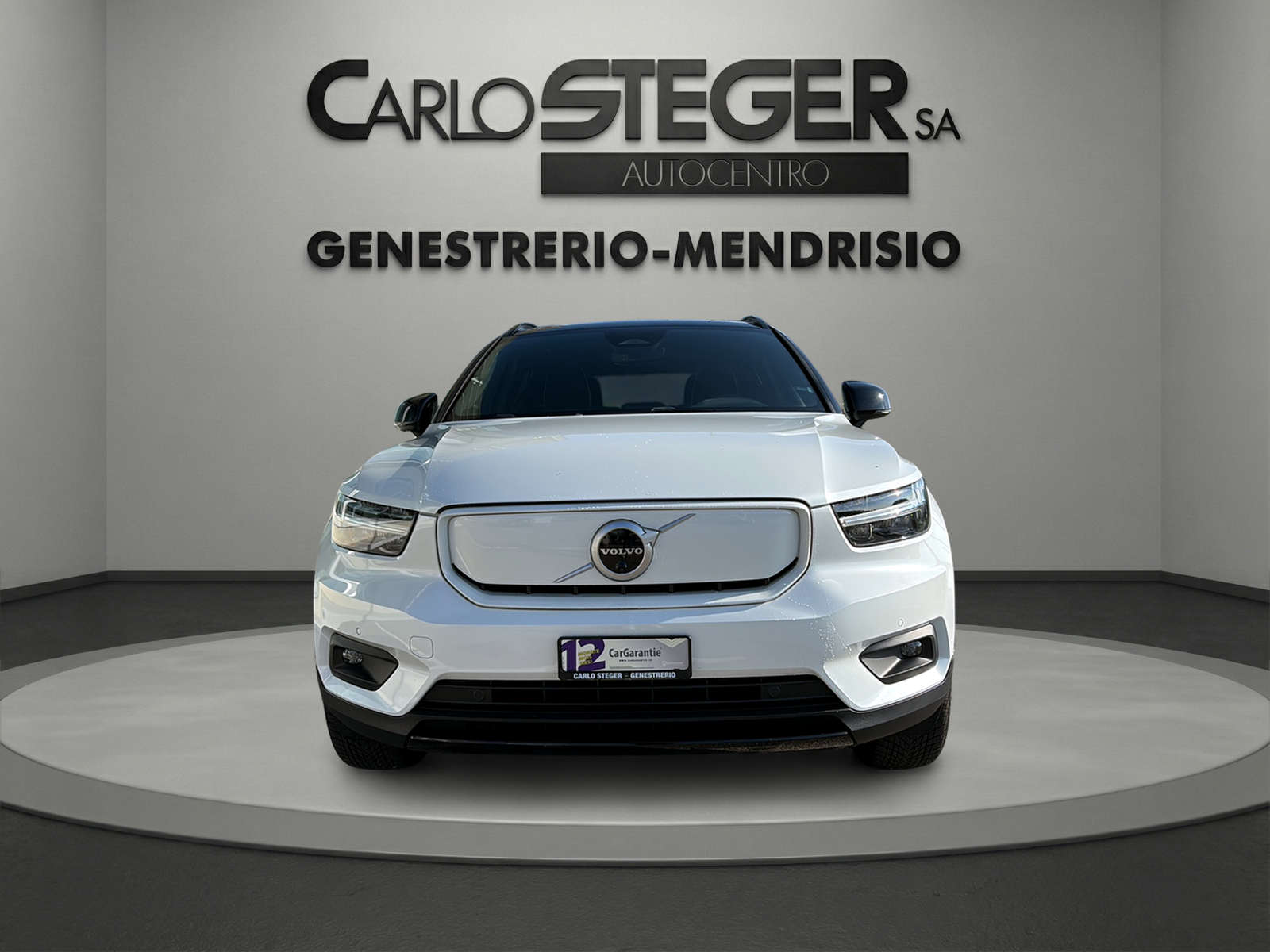 VOLVO XC40 P8 AWD Pure Electric R-Design-image-1