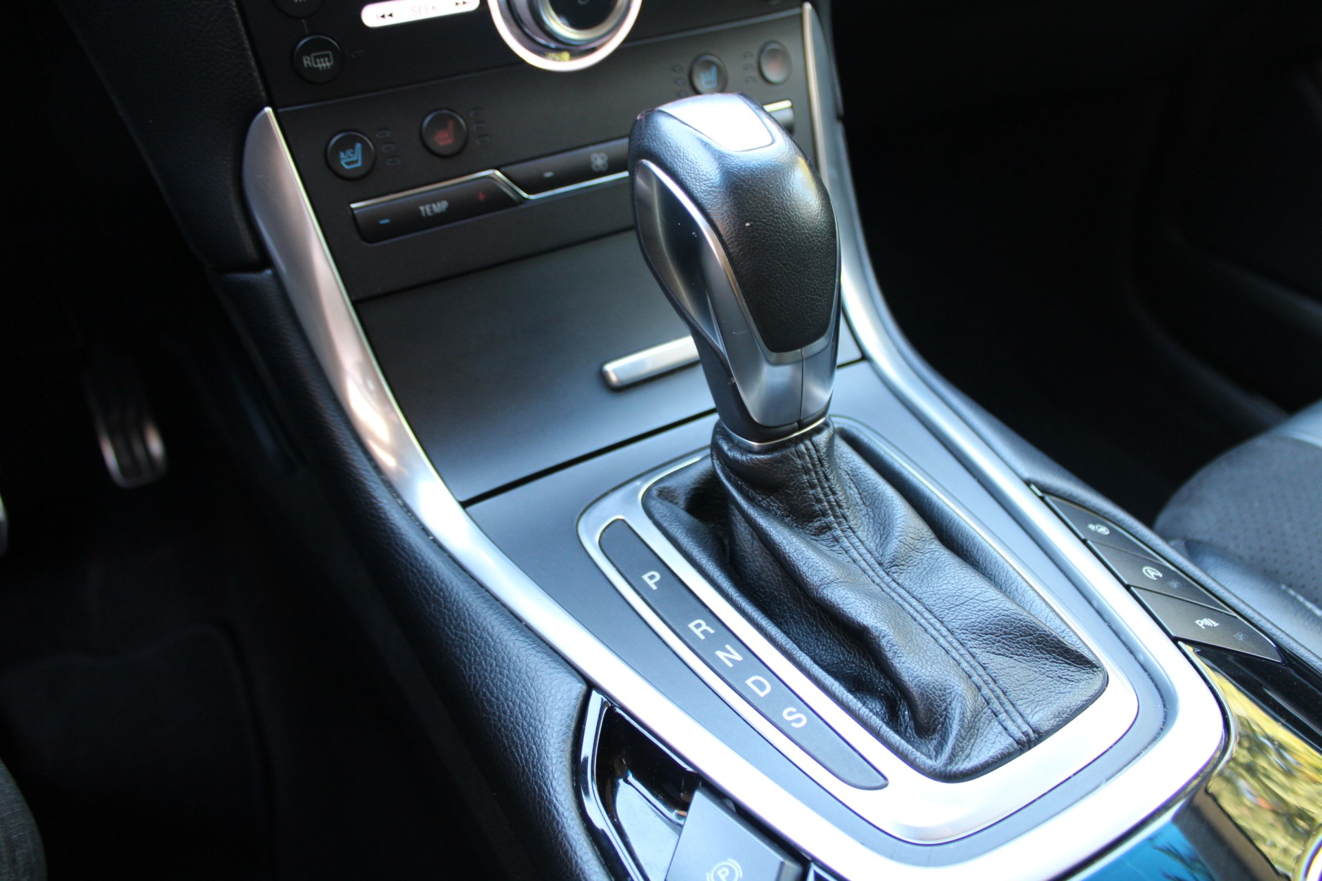 FORD Edge 2.0 TDCi Sport 4WD PowerShift-image-18