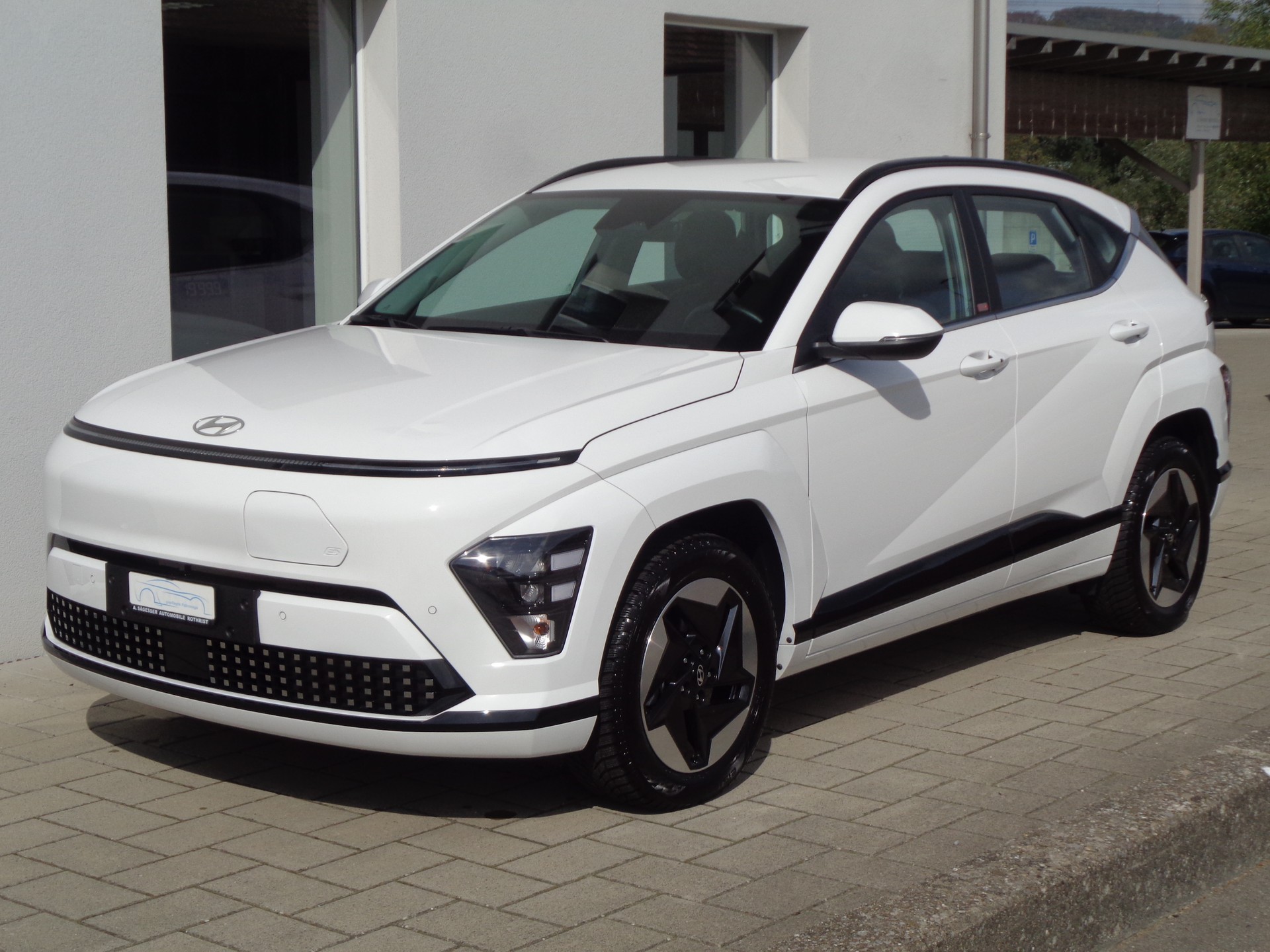 HYUNDAI Kona EV 65.4 kWh Origo-image-3