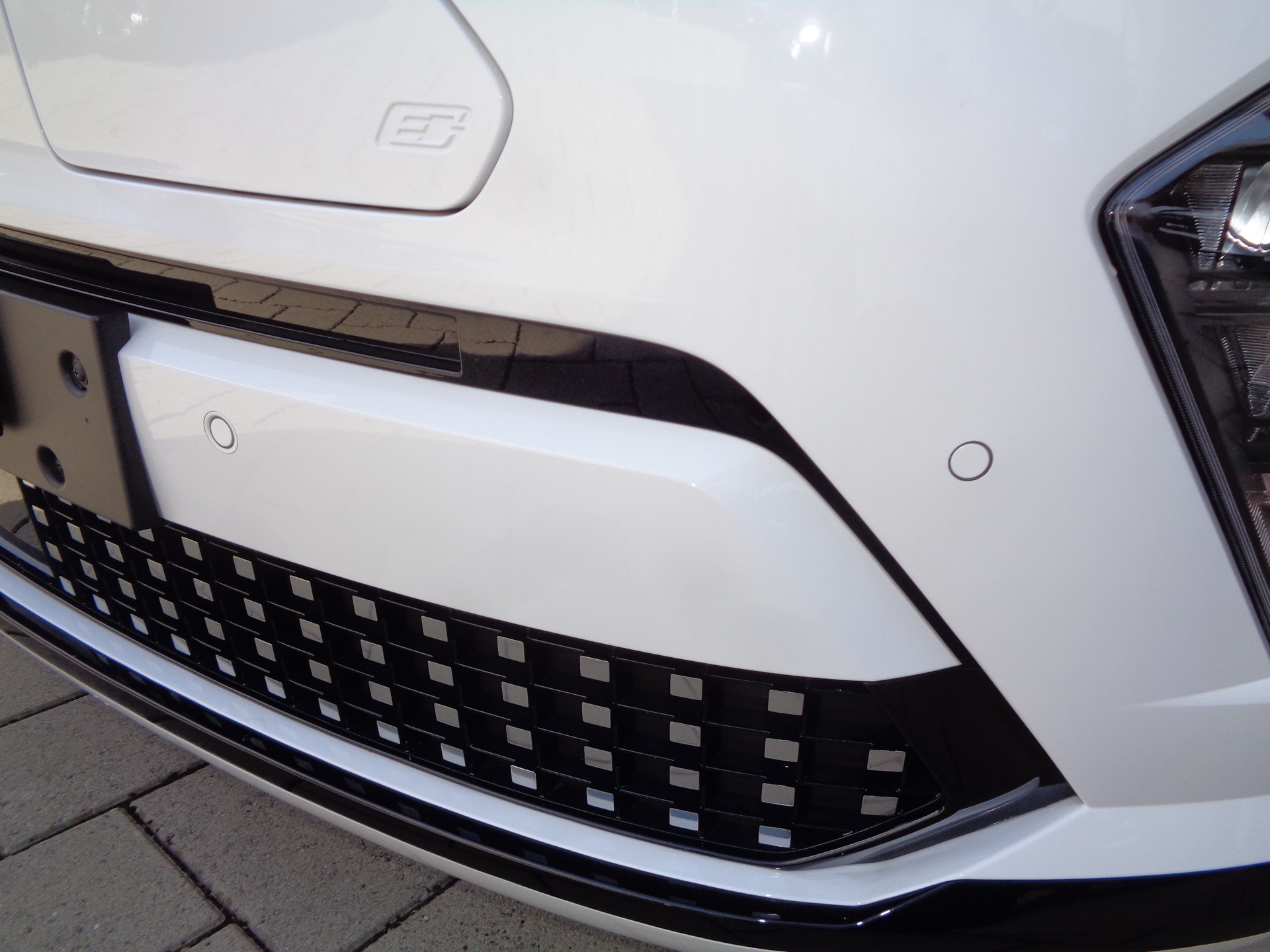 HYUNDAI Kona EV 65.4 kWh Origo-image-22