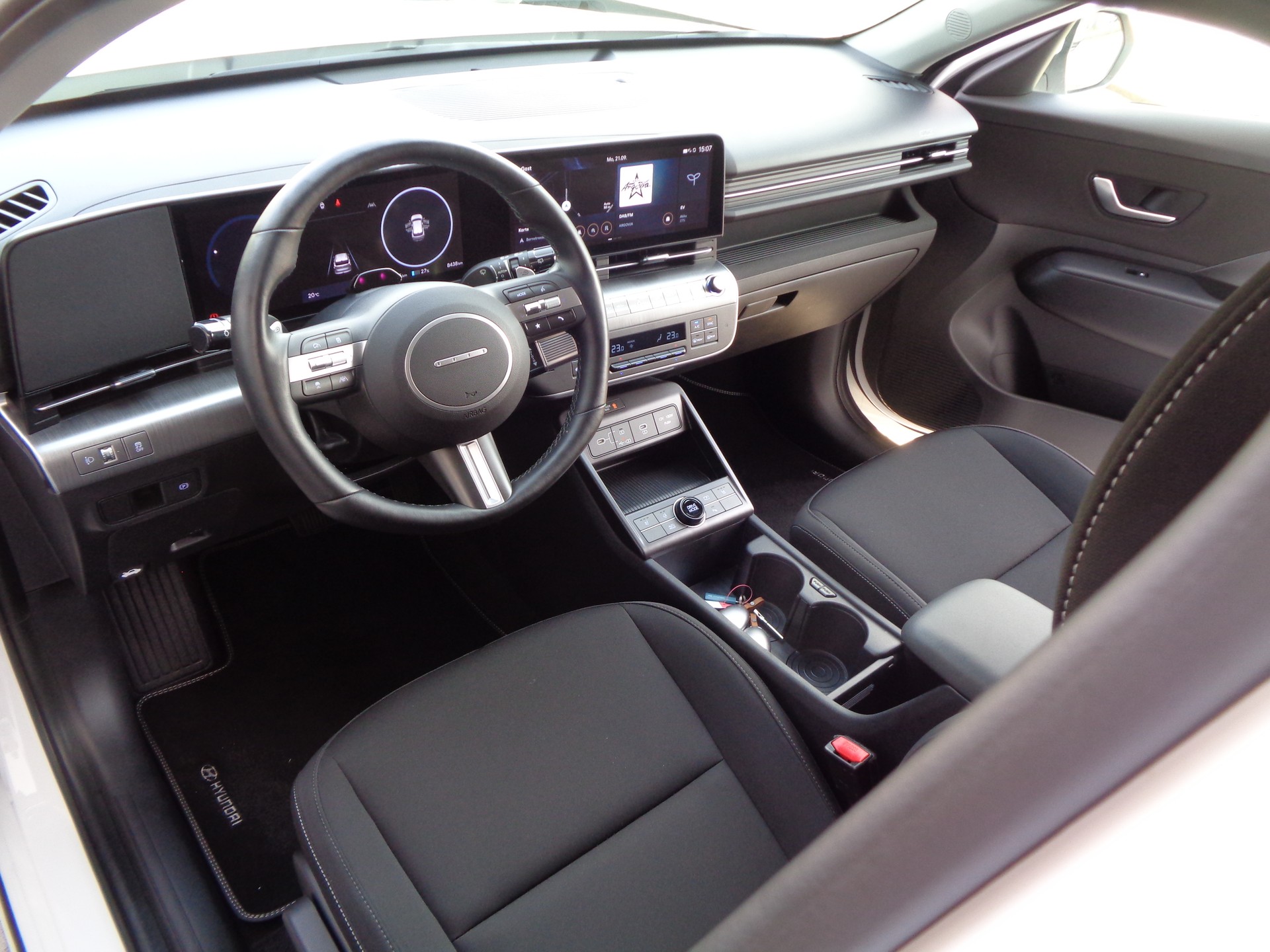 HYUNDAI Kona EV 65.4 kWh Origo-image-6