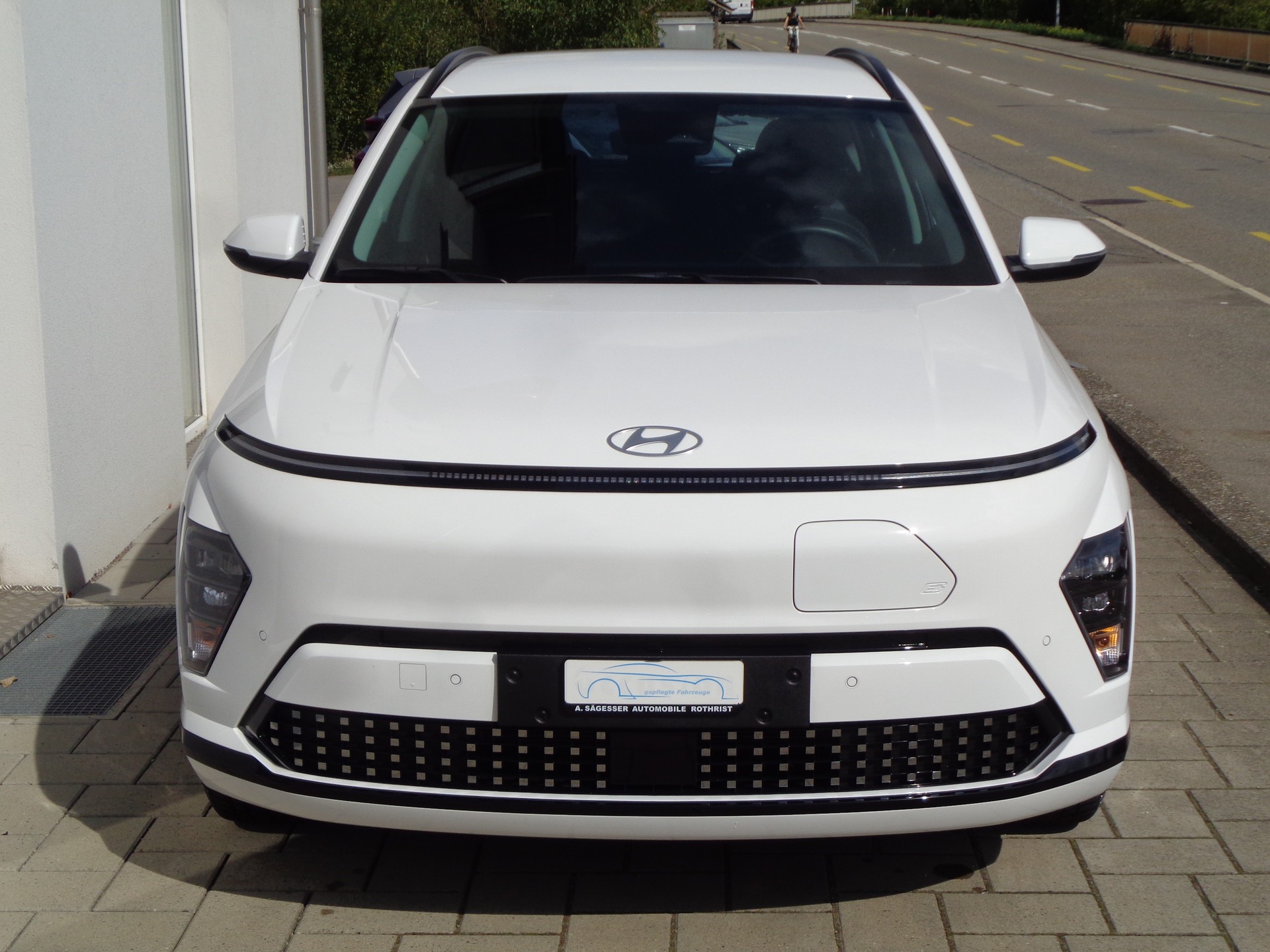 HYUNDAI Kona EV 65.4 kWh Origo-image-2