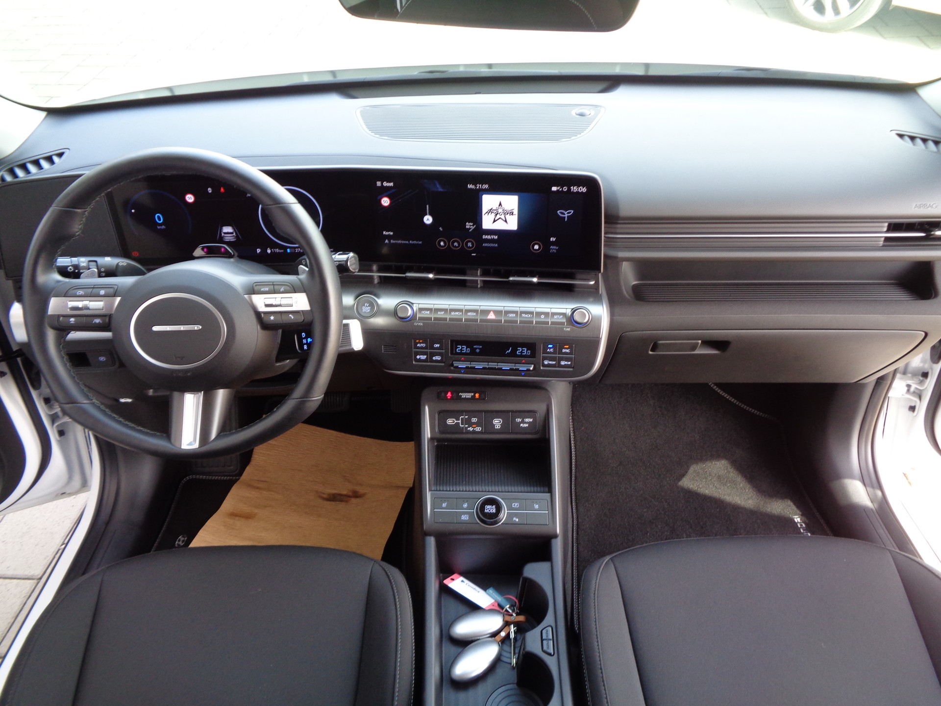 HYUNDAI Kona EV 65.4 kWh Origo-image-7