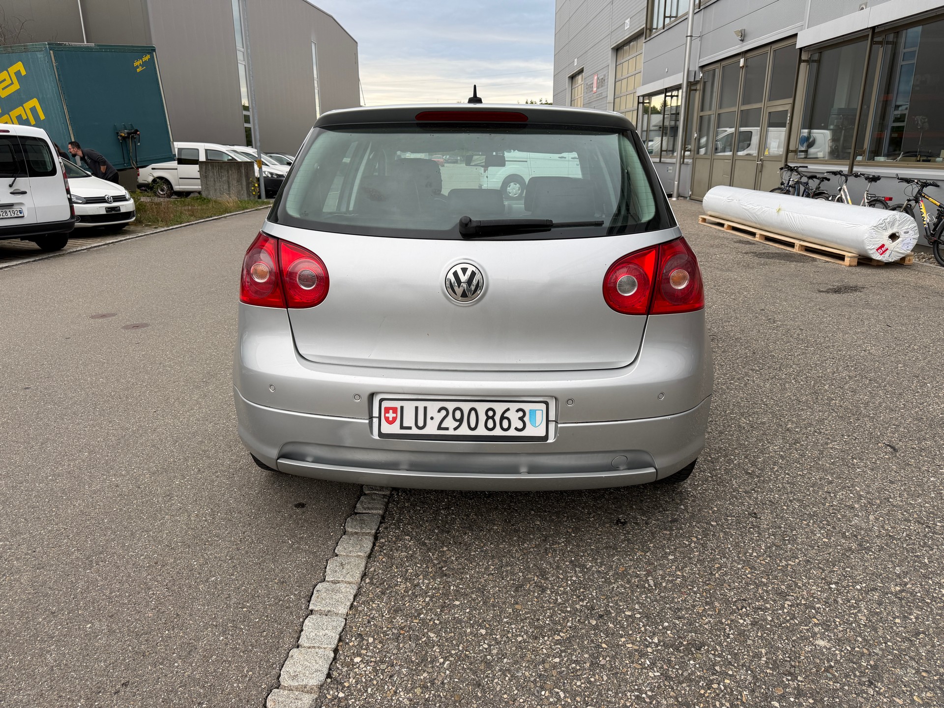 VW Golf 2.0 FSI GT Sportline *AB GROSSE SERVICE* NAVI*LEDER*-image-5