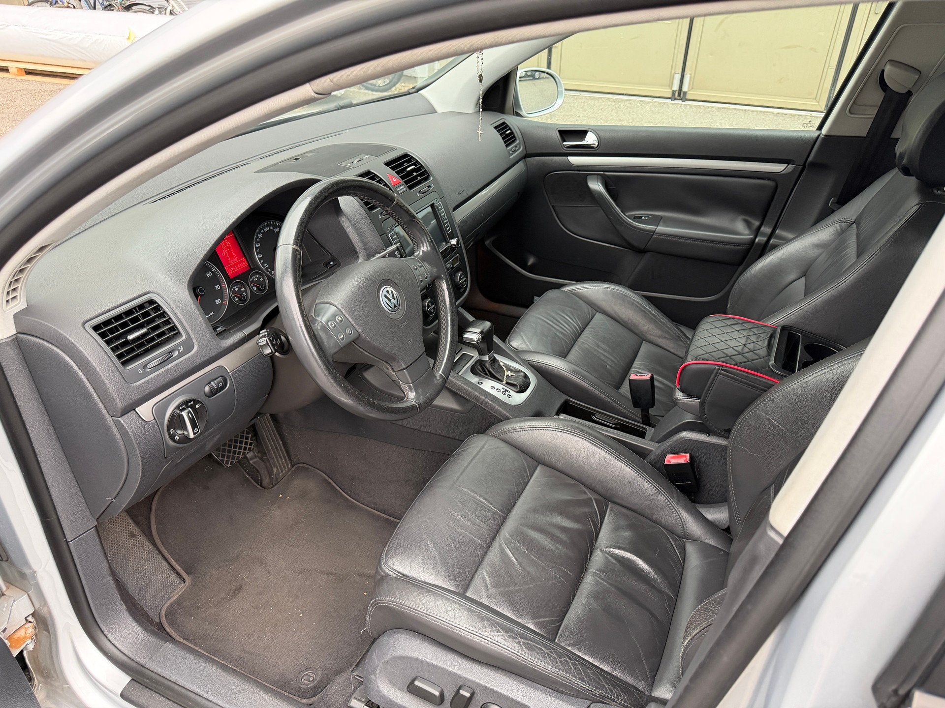 VW Golf 2.0 FSI GT Sportline *AB GROSSE SERVICE* NAVI*LEDER*-image-8