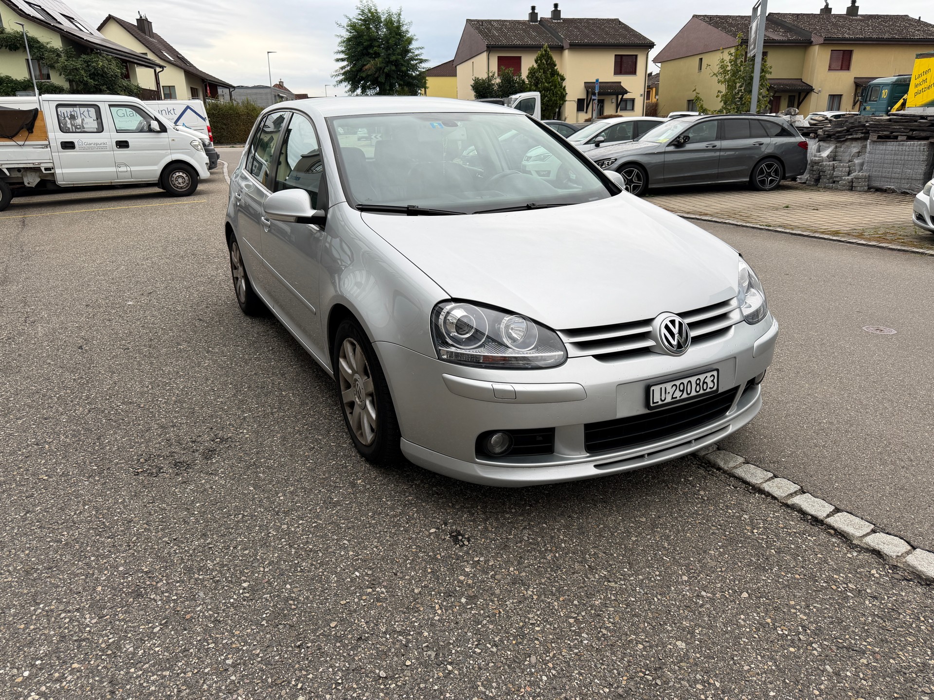 VW Golf 2.0 FSI GT Sportline *AB GROSSE SERVICE* NAVI*LEDER*-image-2