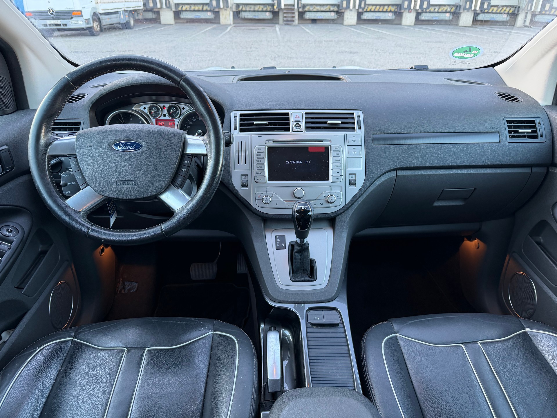FORD Kuga 2.0 TDCi Individual 4WD PowerShift-image-9